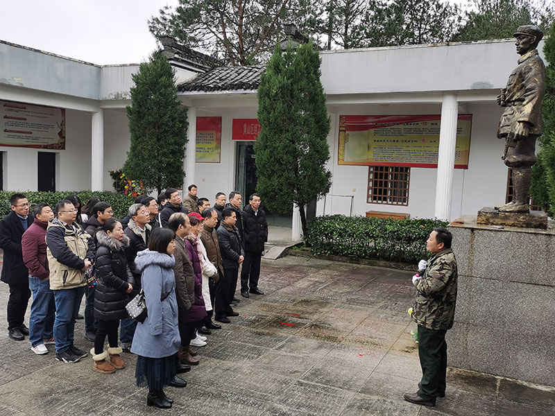 屯溪區(qū)委辦黨支部、屯溪城建投公司黨支部聯(lián)合開展主題黨日共建活動