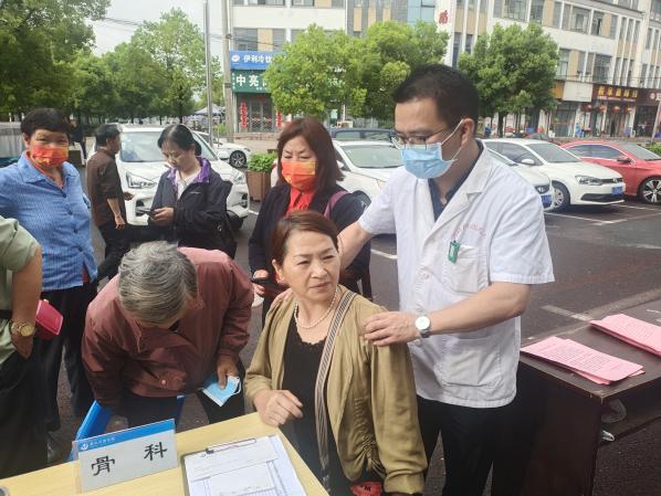 百姓健康系我心，黨員服務(wù)進(jìn)社區(qū)