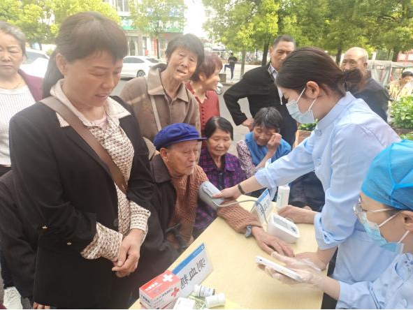 百姓健康系我心，黨員服務(wù)進(jìn)社區(qū)