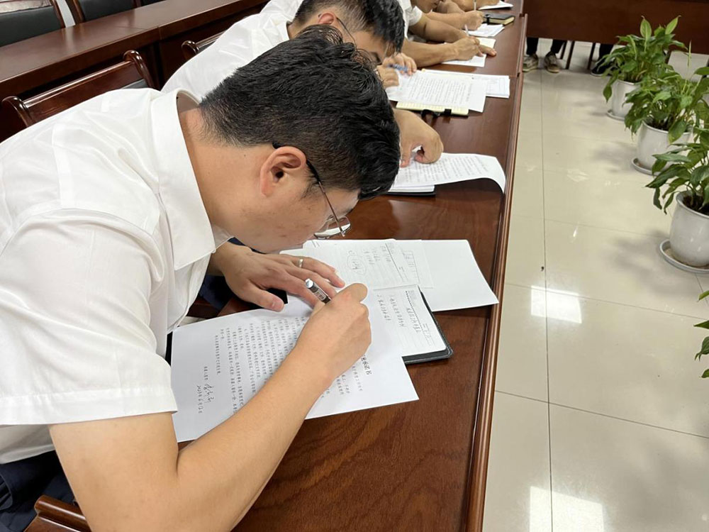 城建投公司召開全體員工大會(huì)暨安全生產(chǎn)、保密工作會(huì)議?